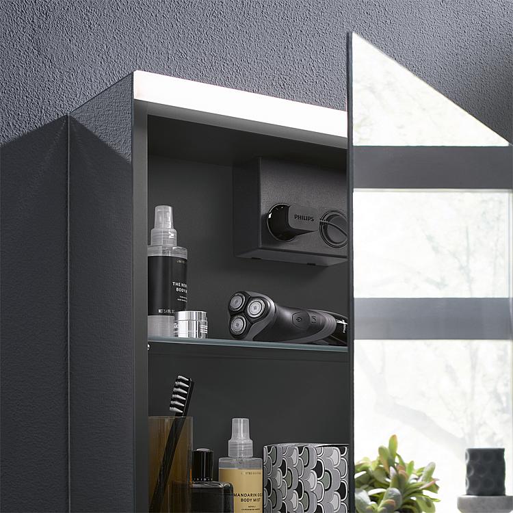Burgbad SURI2 Spiegelschrank m. horizontaler LED-Bel. 1 Tür Anschl.links 558x680x160mm